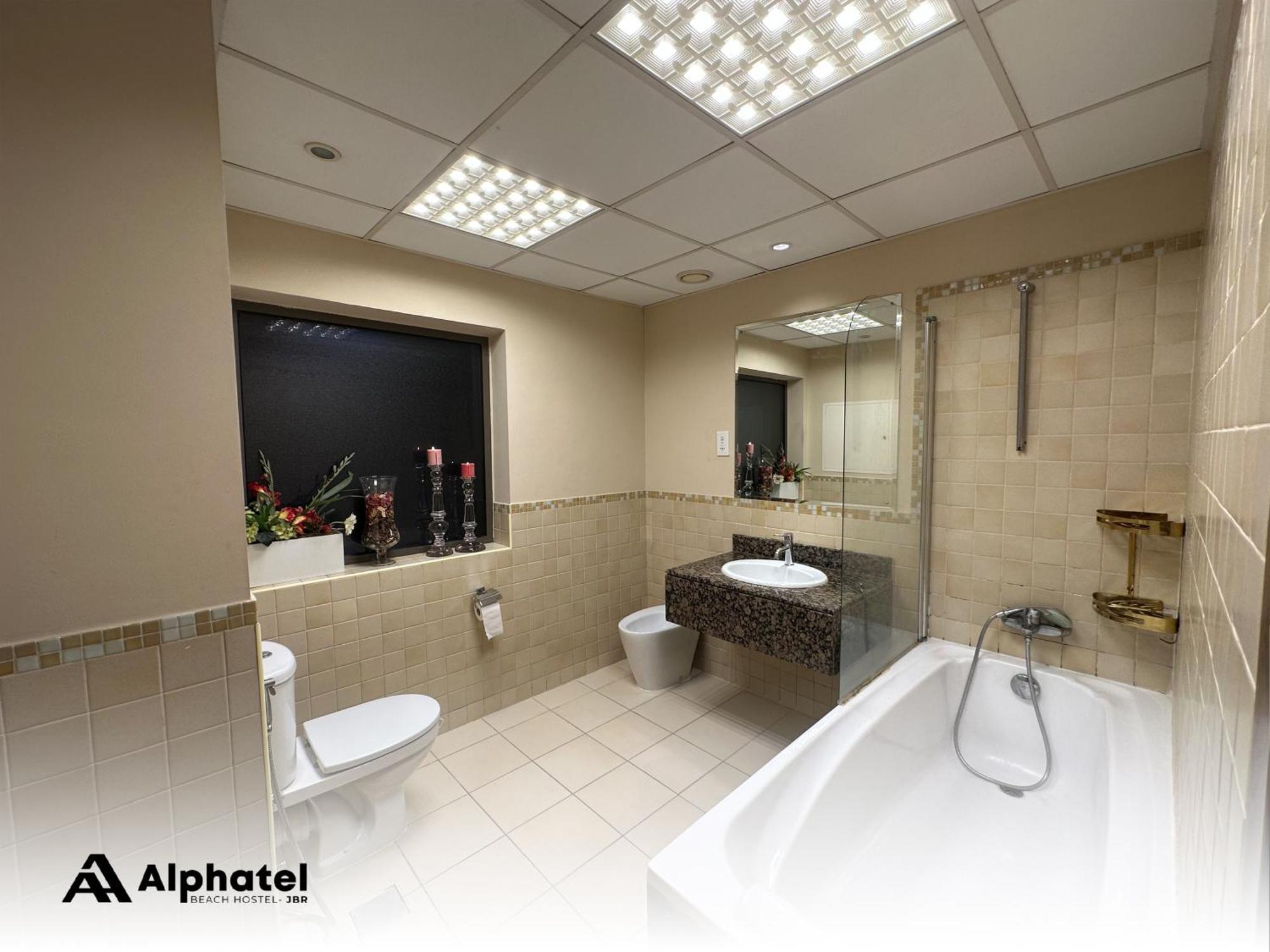 Alphatel Beach Hostel Jbr 迪拜 外观 照片