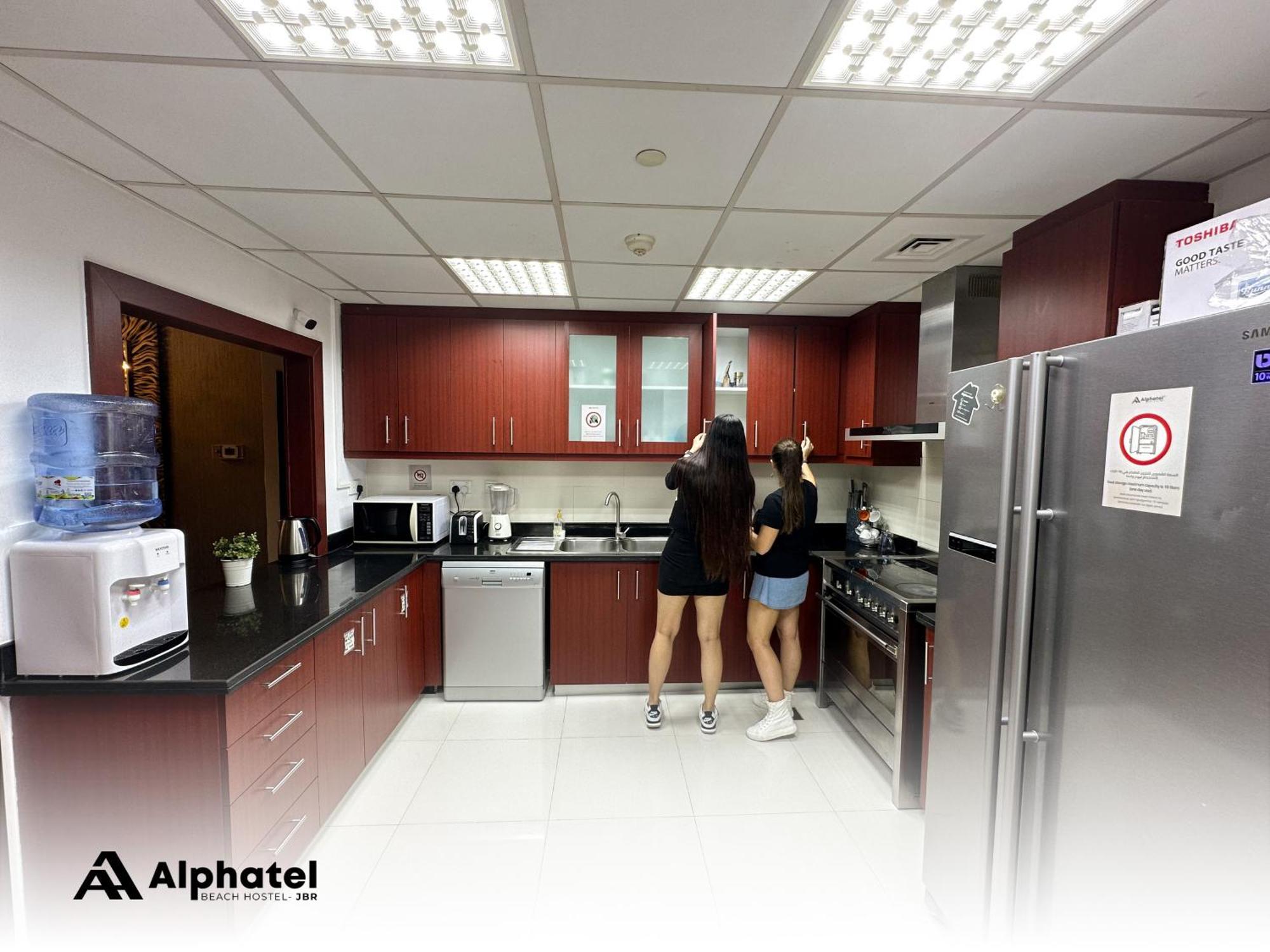 Alphatel Beach Hostel Jbr 迪拜 外观 照片